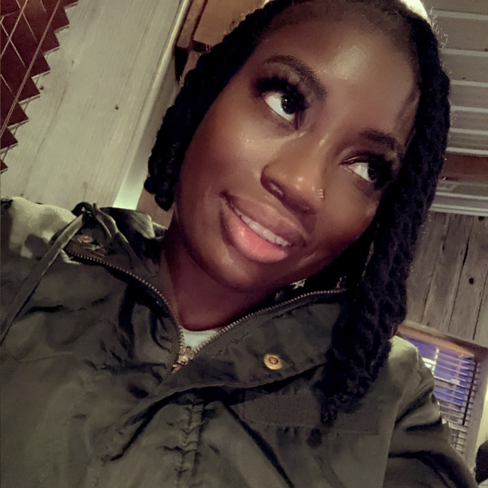 Meet your Posher, Latoyah